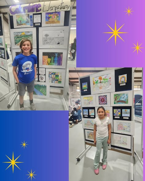 Dos niños posan delante de una exposición de arte con dibujos de colores vivos en un acto primaria .
